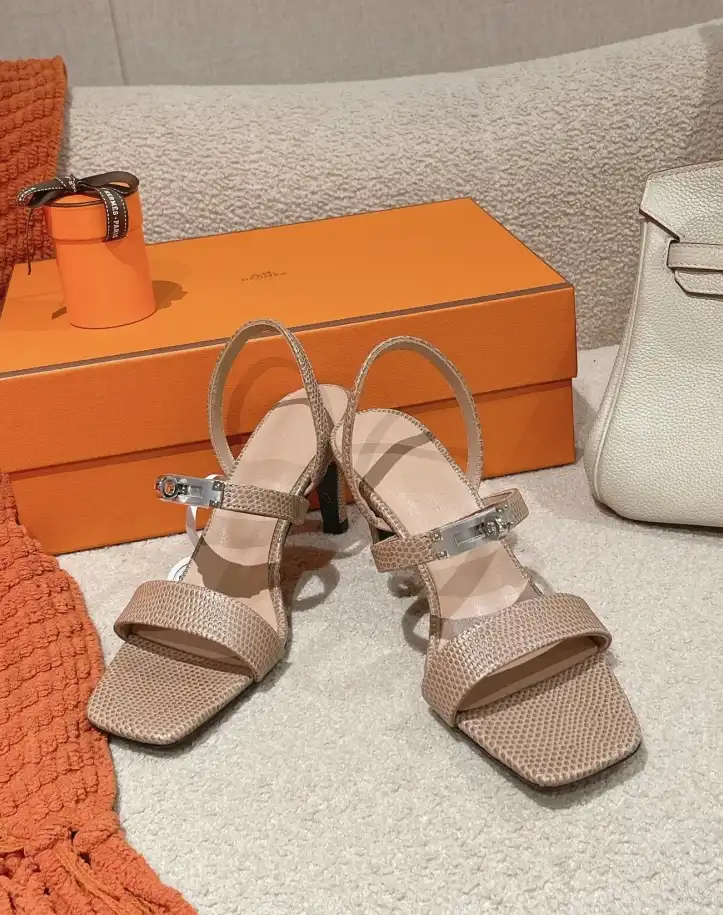 hype Hermes Sandals