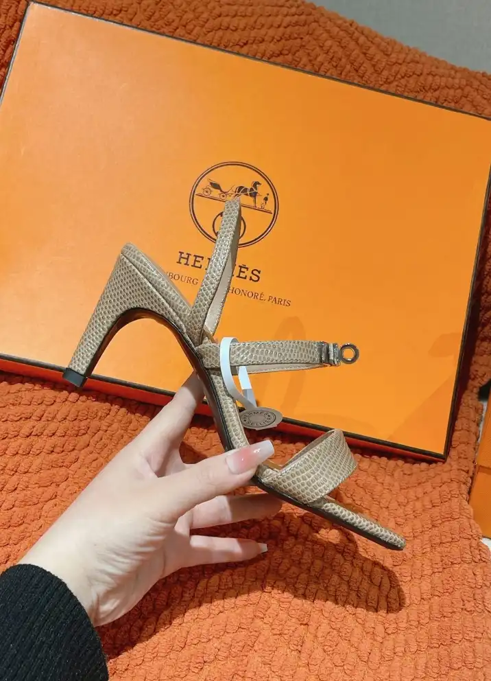 hype Hermes Sandals