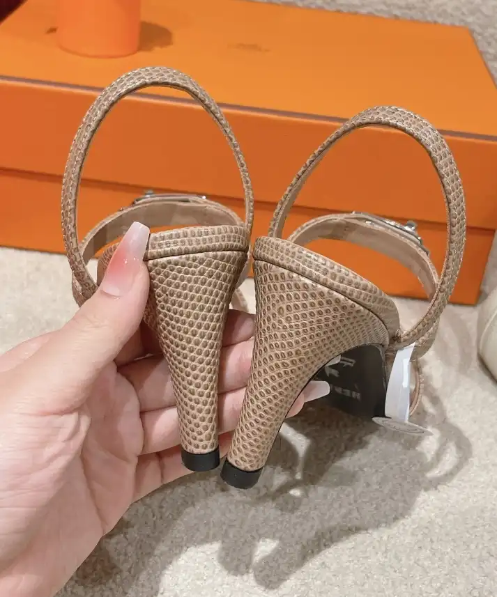 hype Hermes Sandals