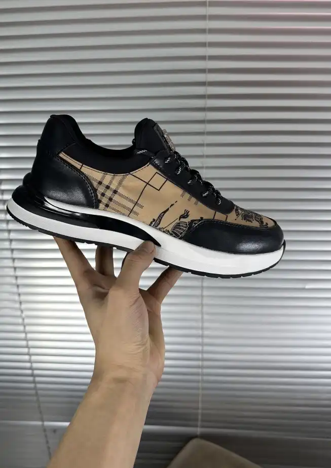 hype Burberry Sneakers