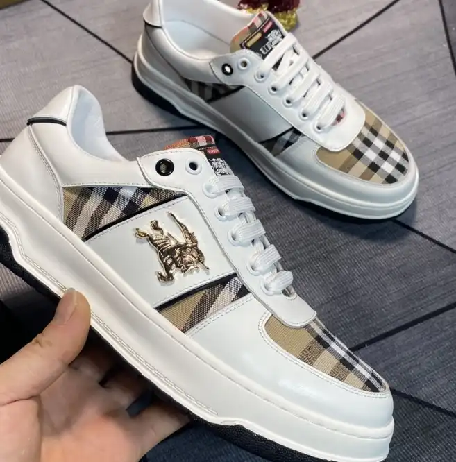 hype Burberry Sneakers