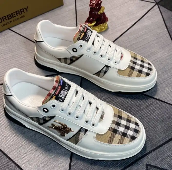 hype Burberry Sneakers