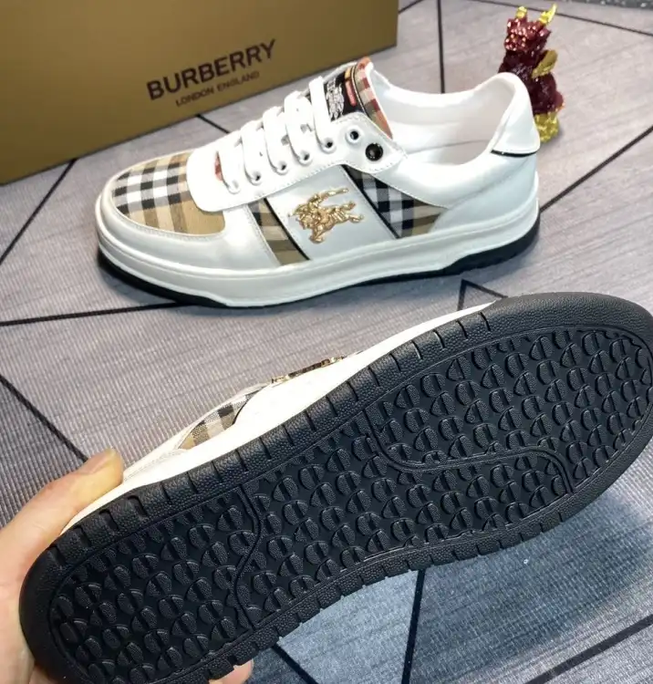 hype Burberry Sneakers