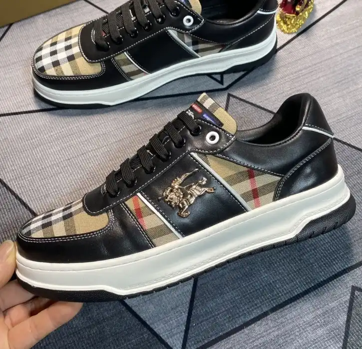 hype Burberry Sneakers