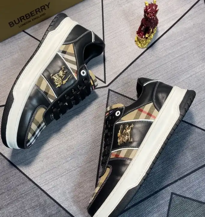 hype Burberry Sneakers