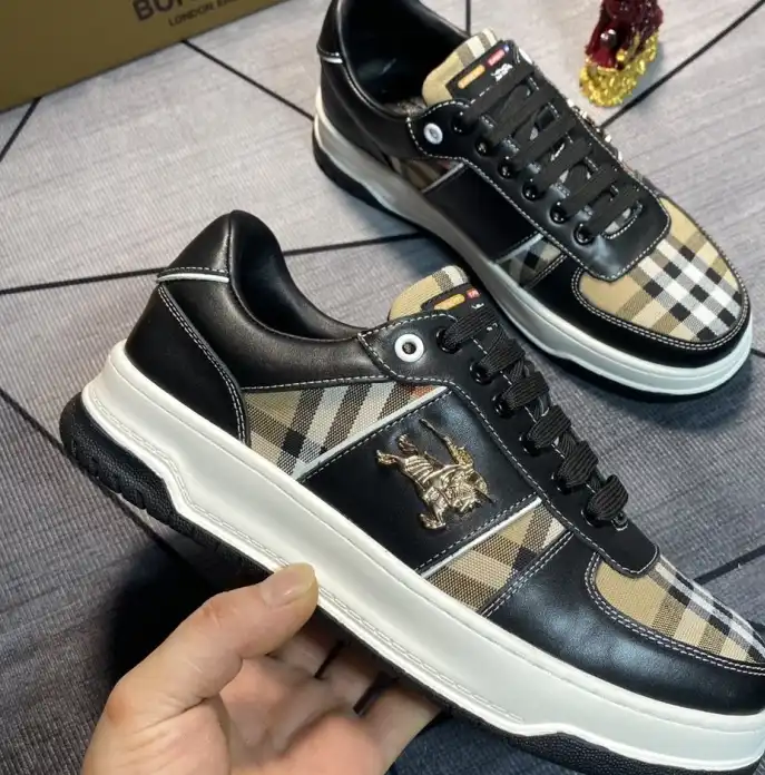 hype Burberry Sneakers