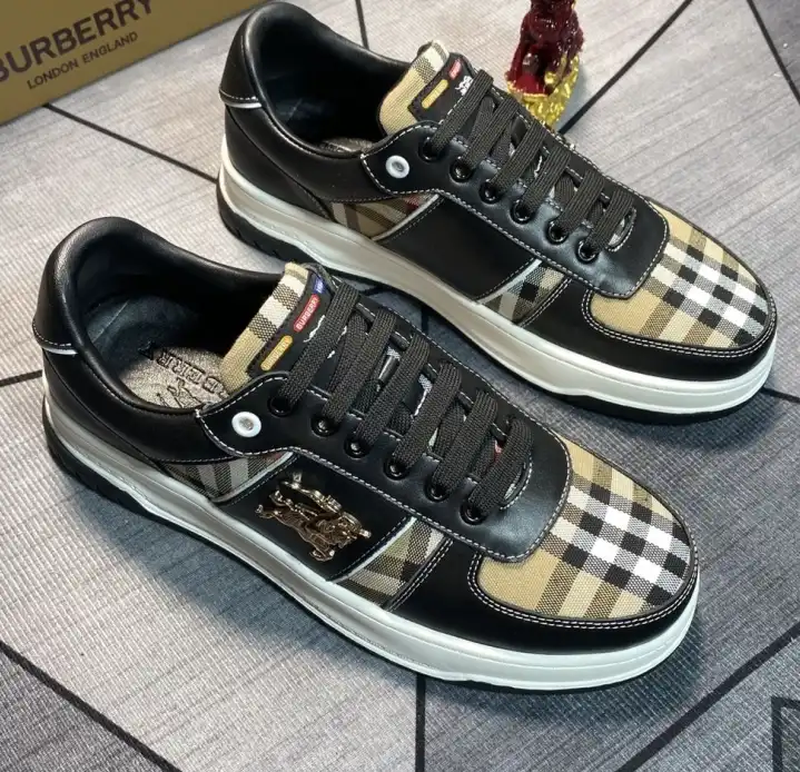 hype Burberry Sneakers