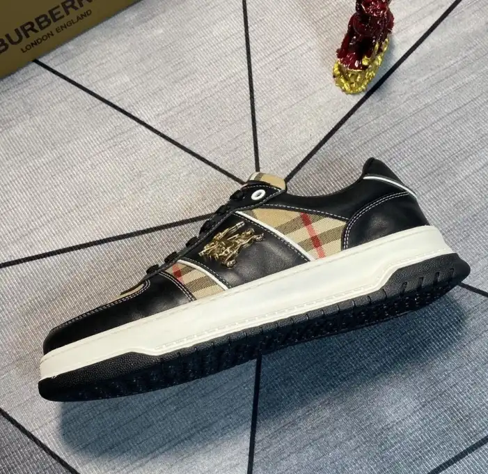 hype Burberry Sneakers