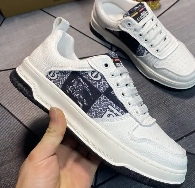 hype Burberry Sneakers