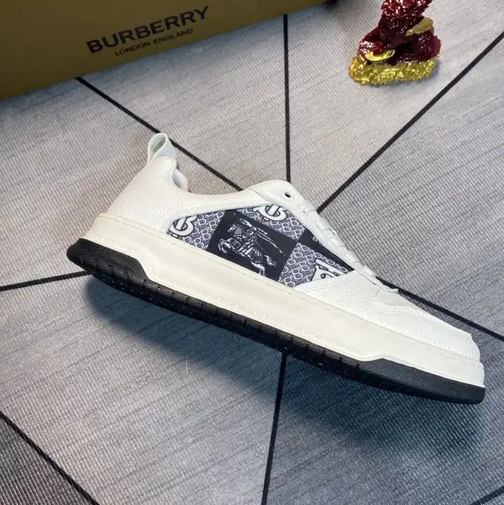 hype Burberry Sneakers