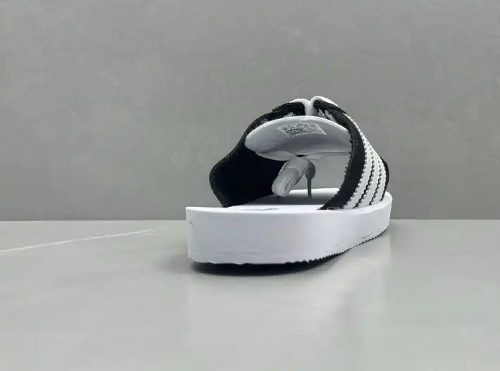 hype Adidas slippers