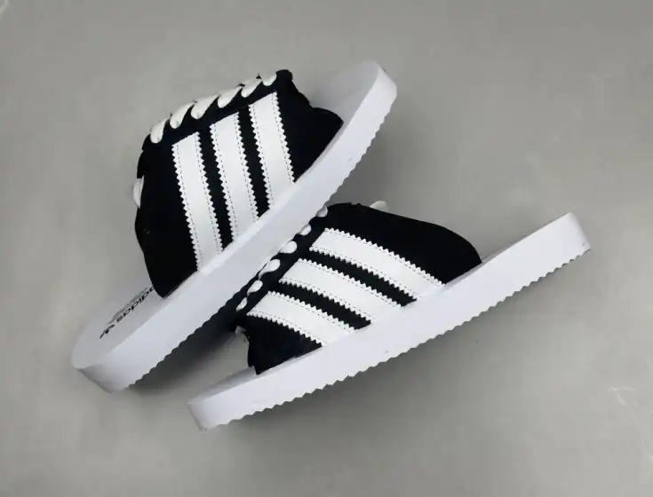 hype Adidas slippers