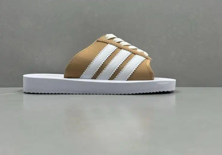 hype Adidas slippers