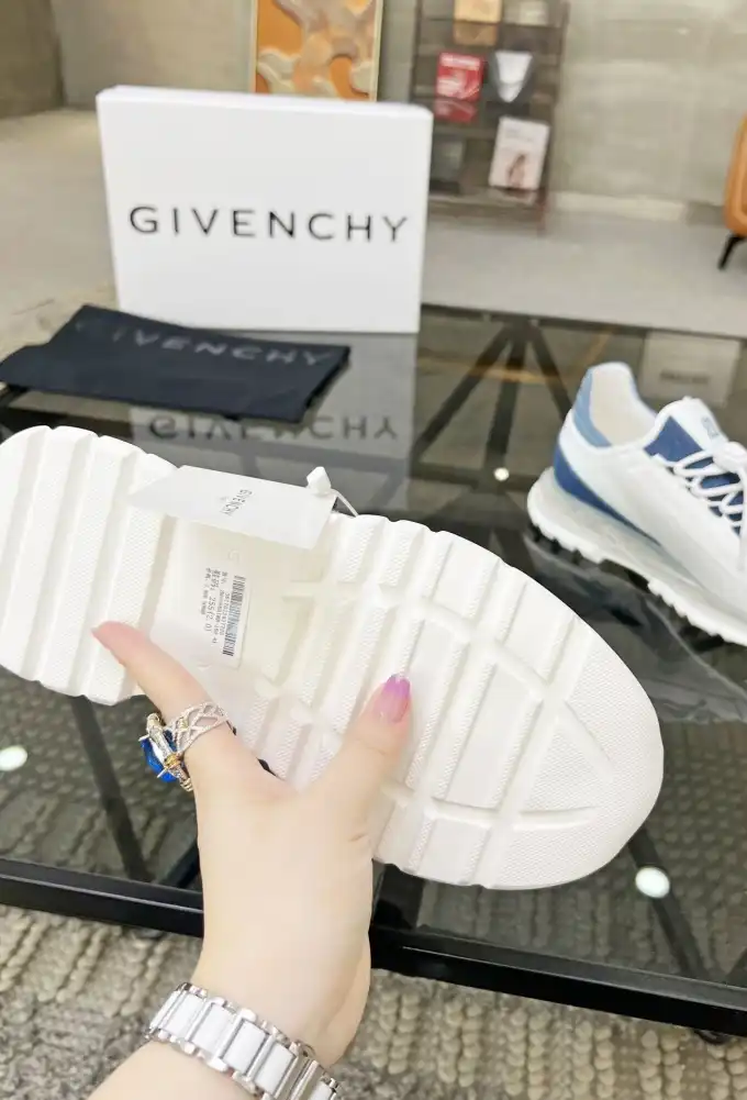 hype Givenchy Sneakers