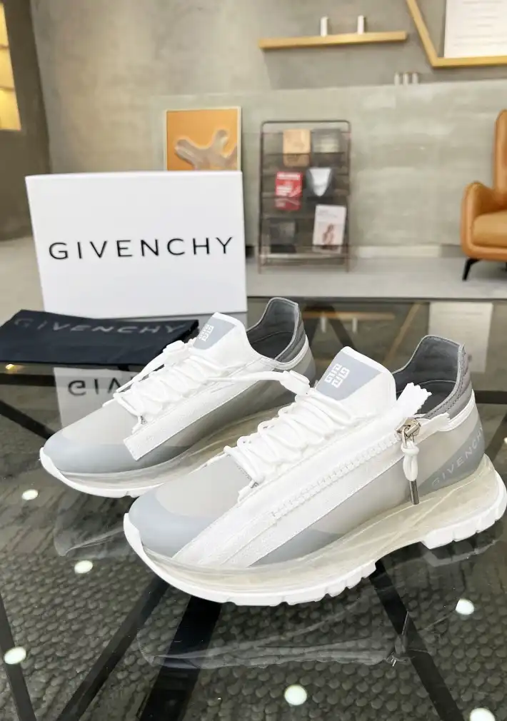 hype Givenchy Sneakers