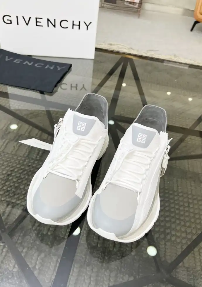 hype Givenchy Sneakers