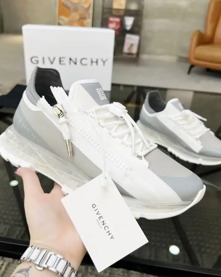 hype Givenchy Sneakers