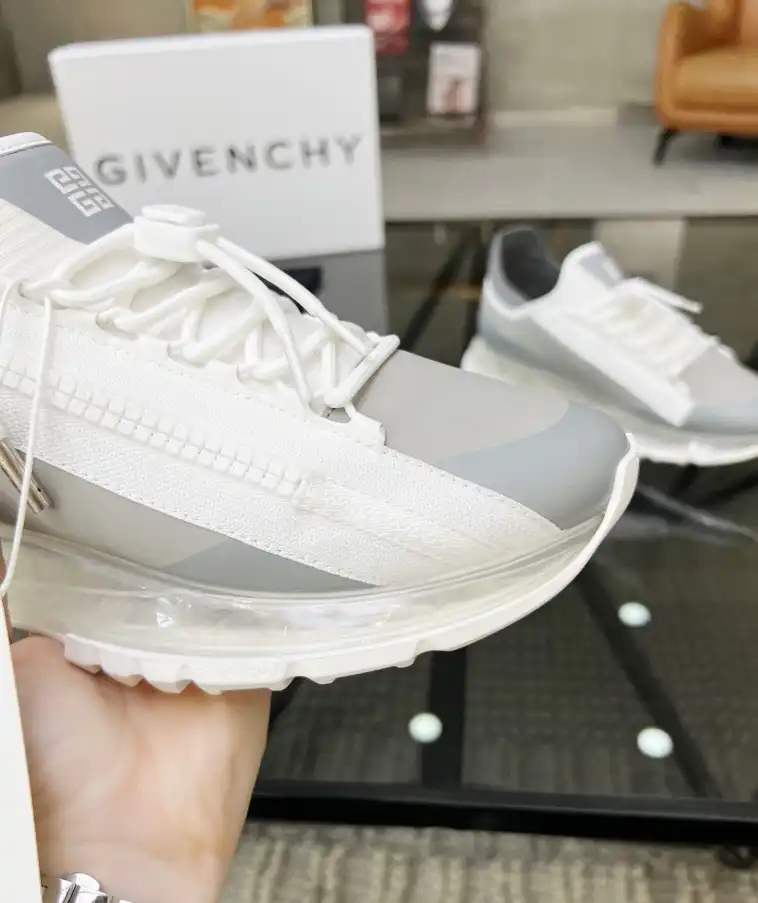 hype Givenchy Sneakers