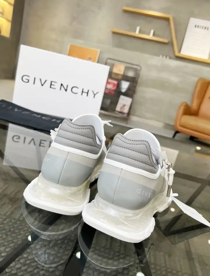 hype Givenchy Sneakers