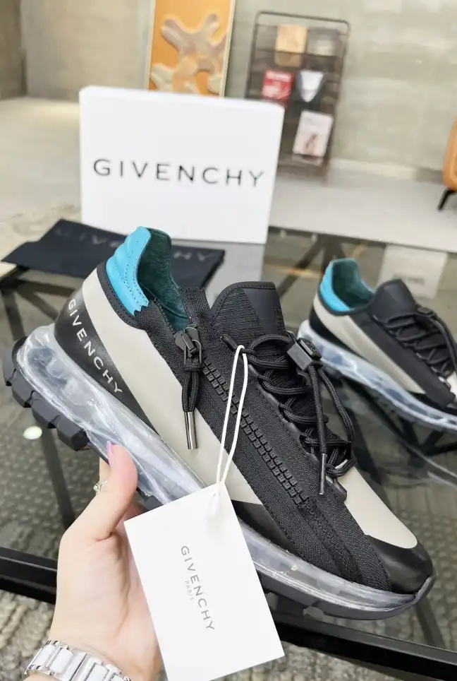 hype Givenchy Sneakers