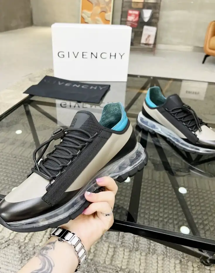 hype Givenchy Sneakers