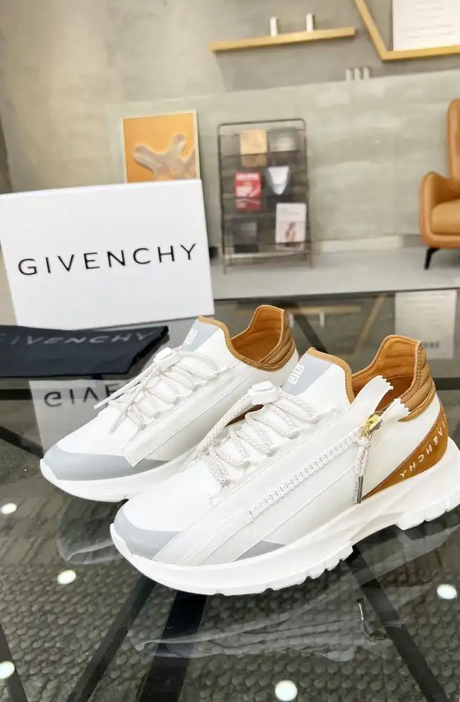 hype Givenchy Sneakers