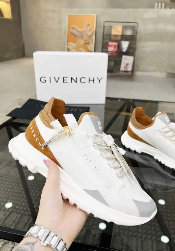 hype Givenchy Sneakers