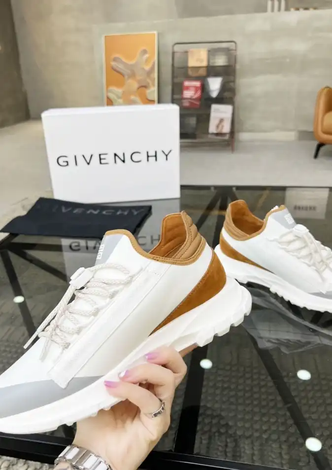 hype Givenchy Sneakers