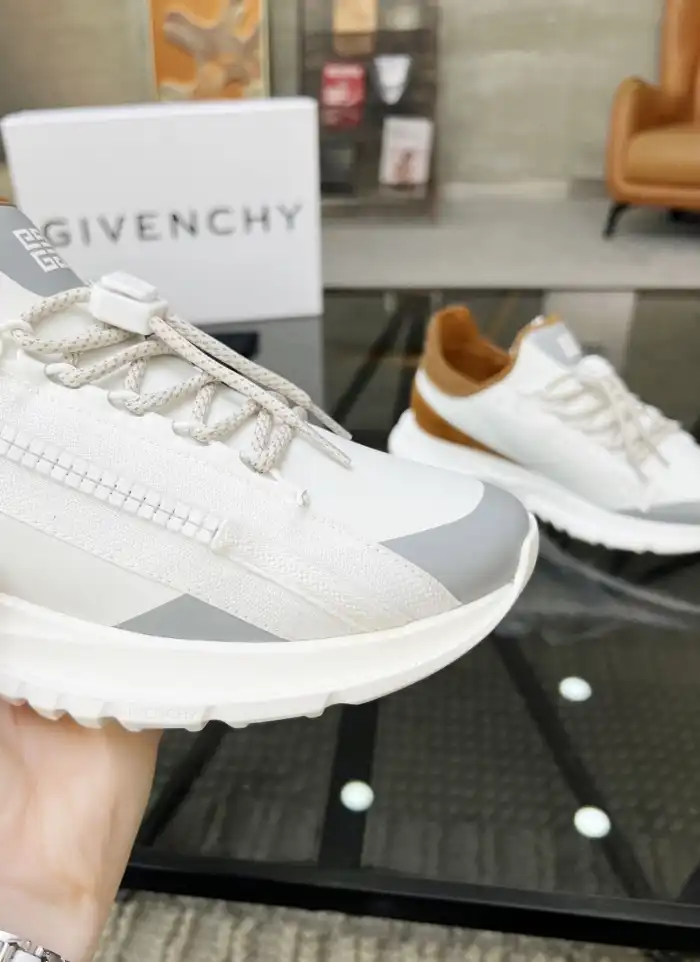 hype Givenchy Sneakers