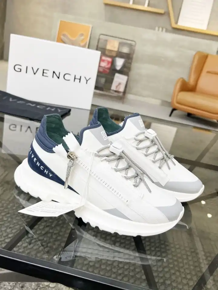 hype Givenchy Sneakers