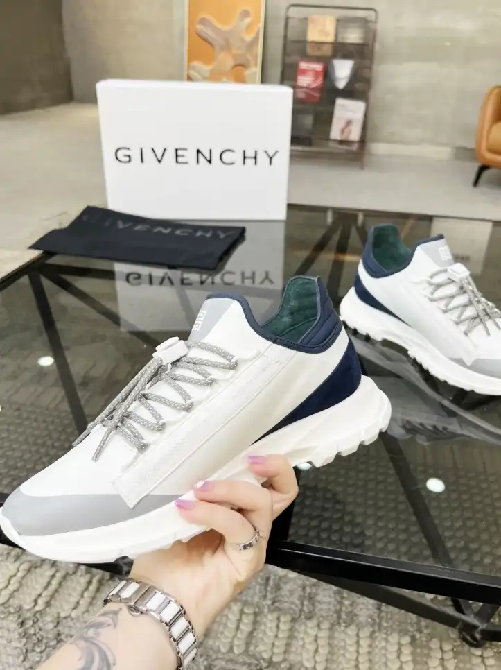 hype Givenchy Sneakers