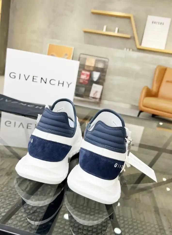 hype Givenchy Sneakers