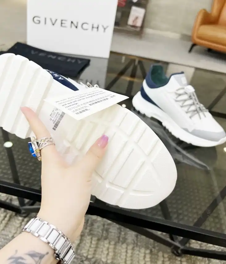 hype Givenchy Sneakers