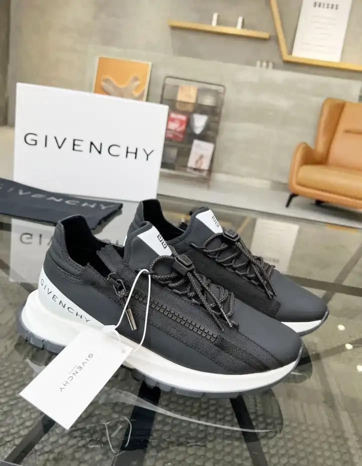 hype Givenchy Sneakers