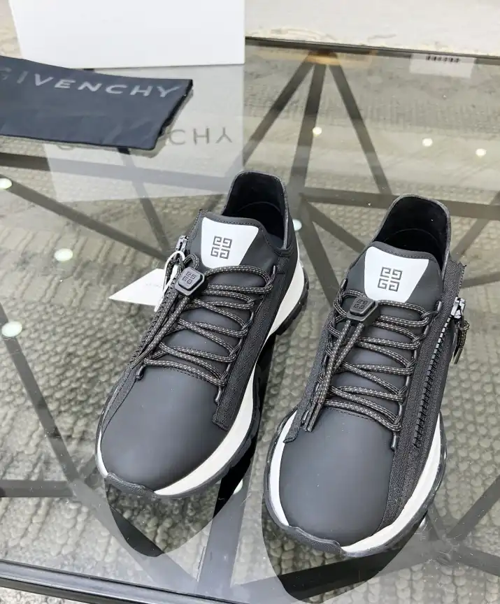 hype Givenchy Sneakers