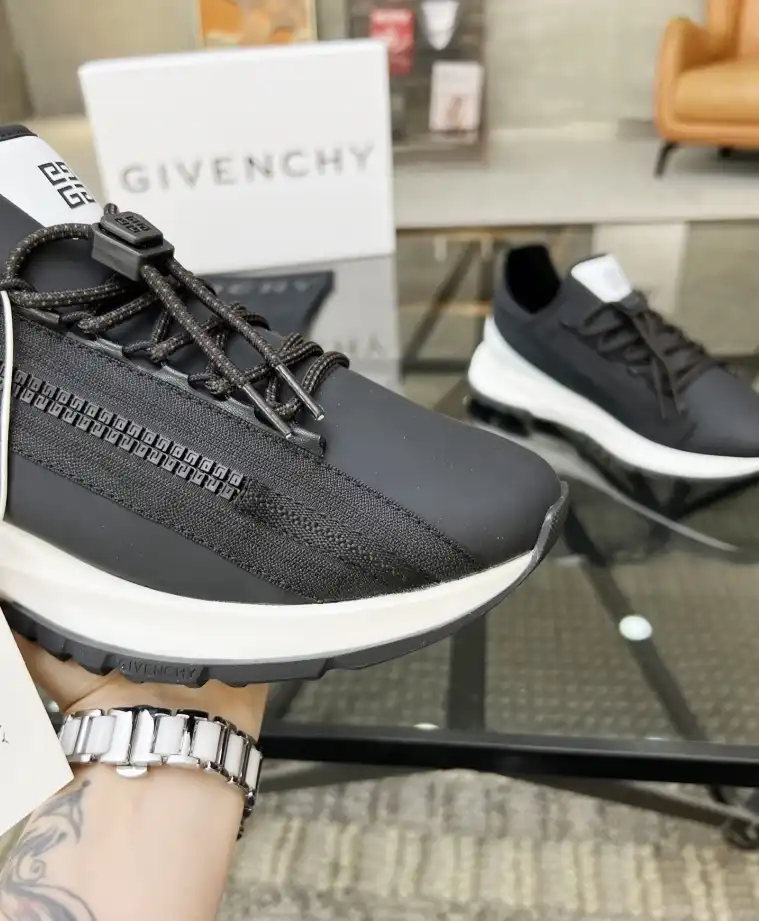 hype Givenchy Sneakers