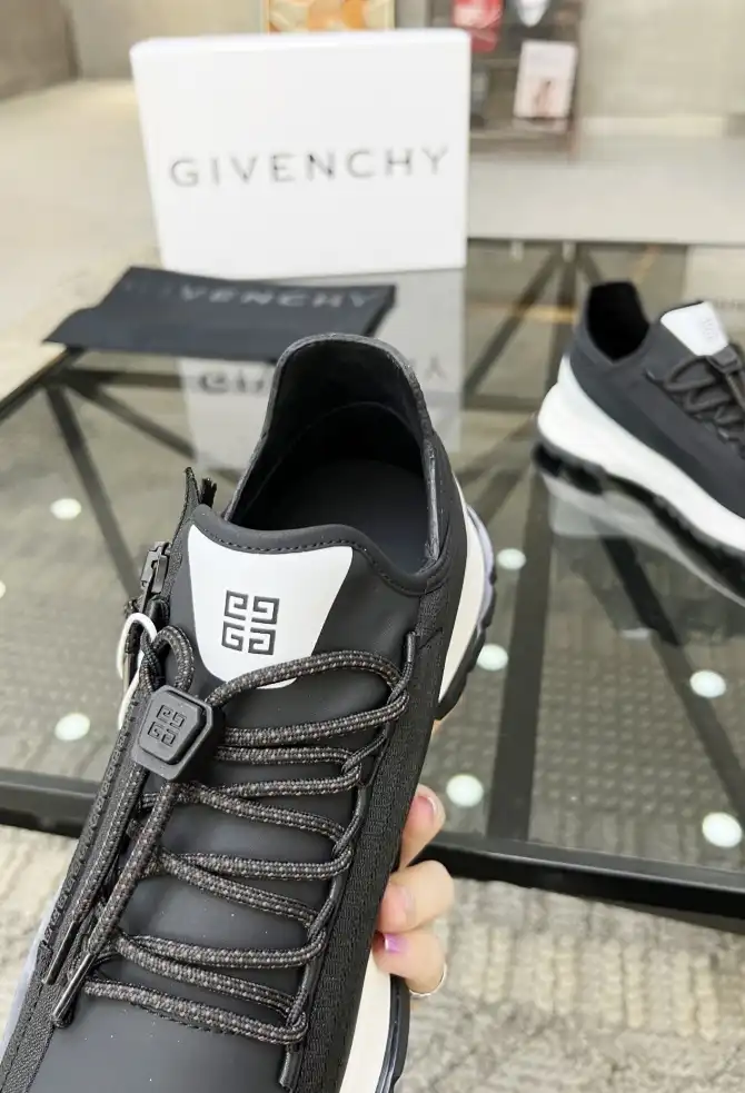 hype Givenchy Sneakers