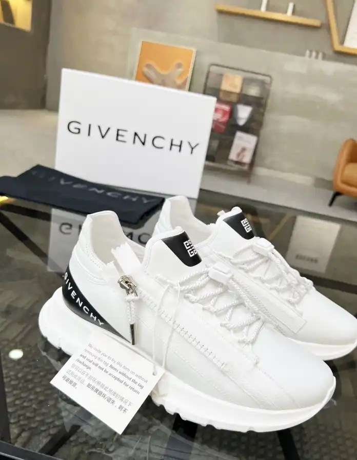 hype Givenchy Sneakers