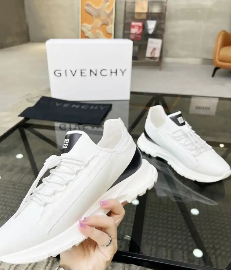 hype Givenchy Sneakers