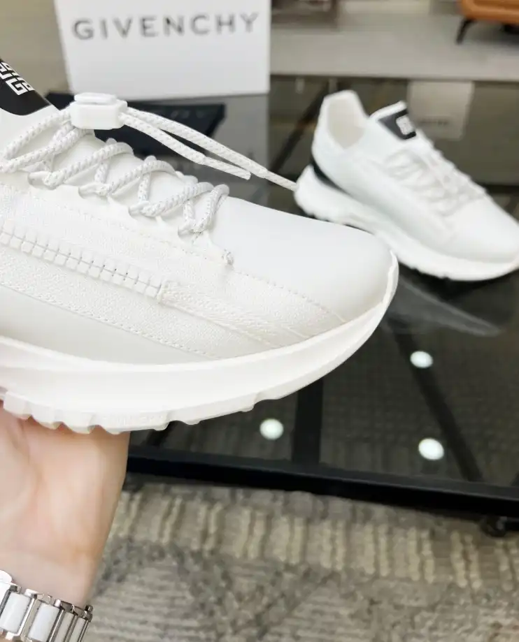 hype Givenchy Sneakers