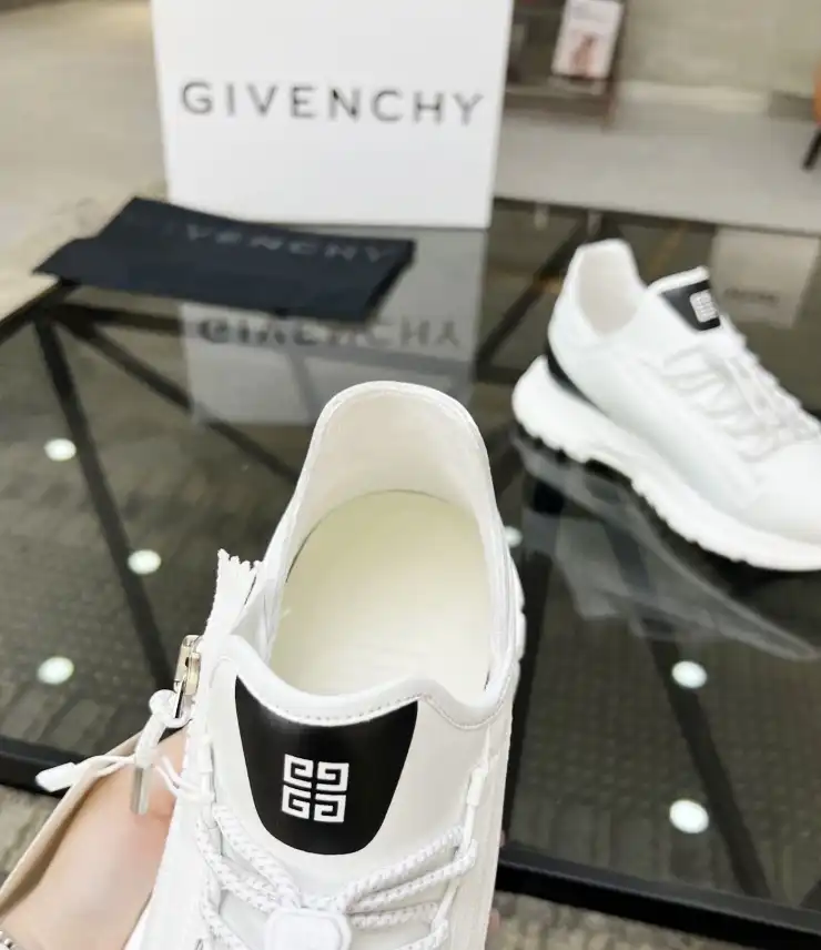 hype Givenchy Sneakers