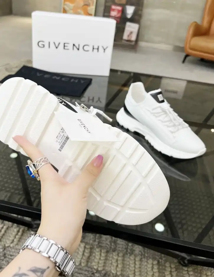 hype Givenchy Sneakers