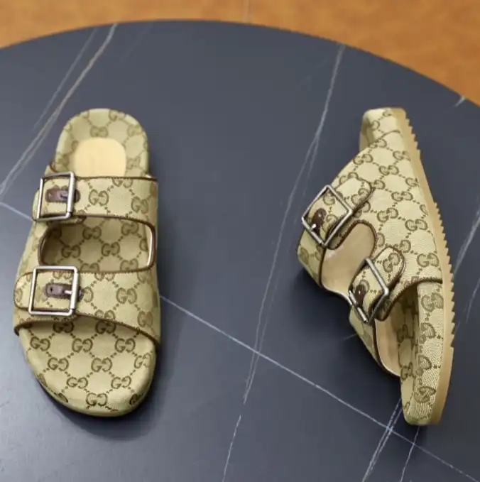 hype Gucci Slippers