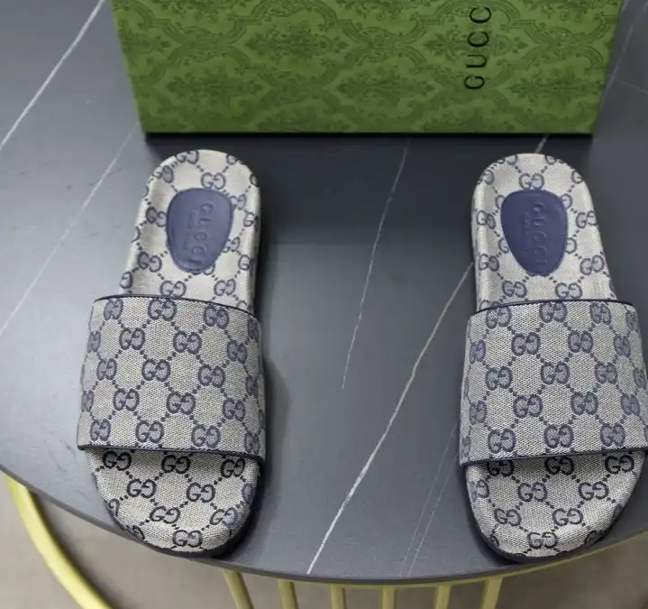 hype Gucci Slippers