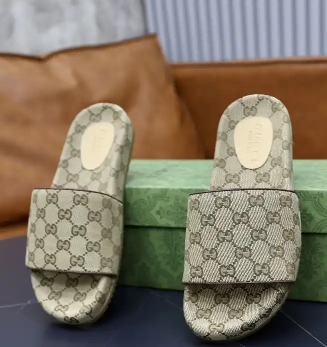 hype Gucci Slippers