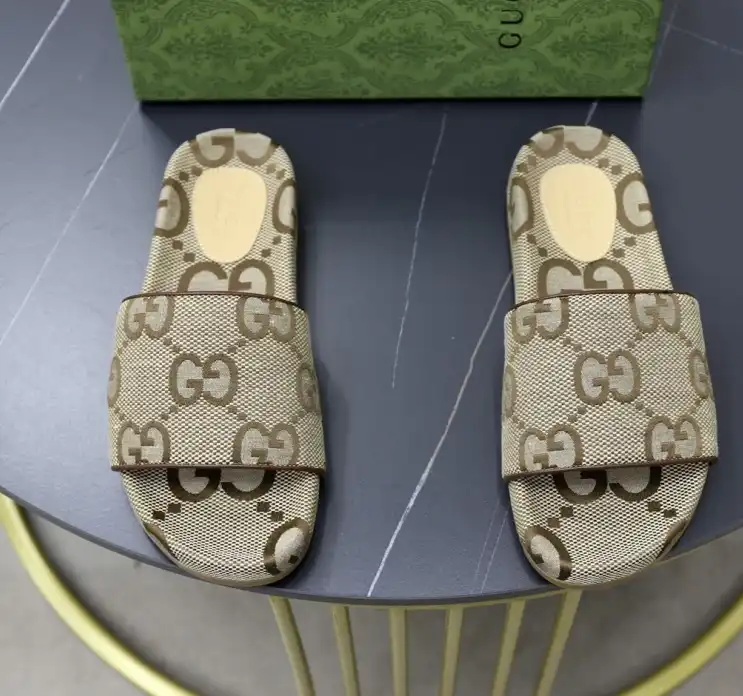 hype Gucci Slippers