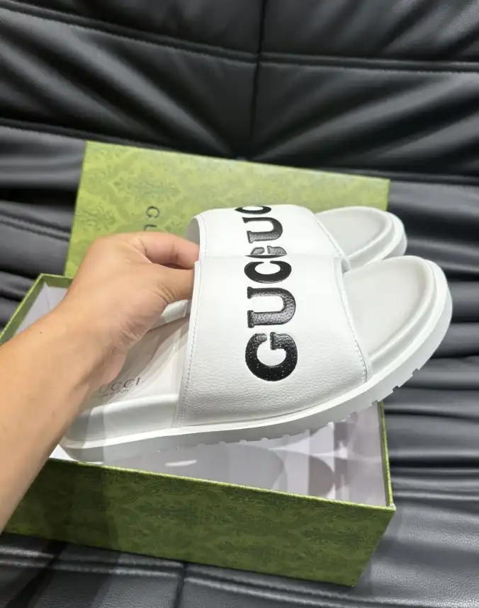 hype Gucci Slippers