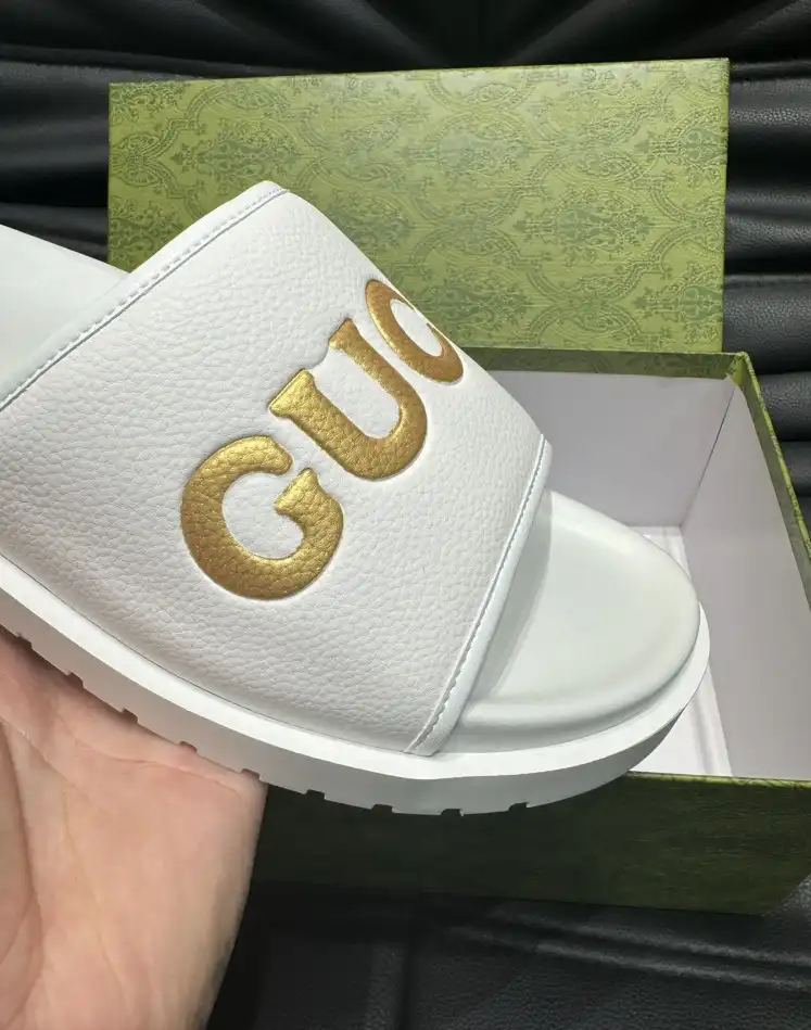 hype Gucci Slippers