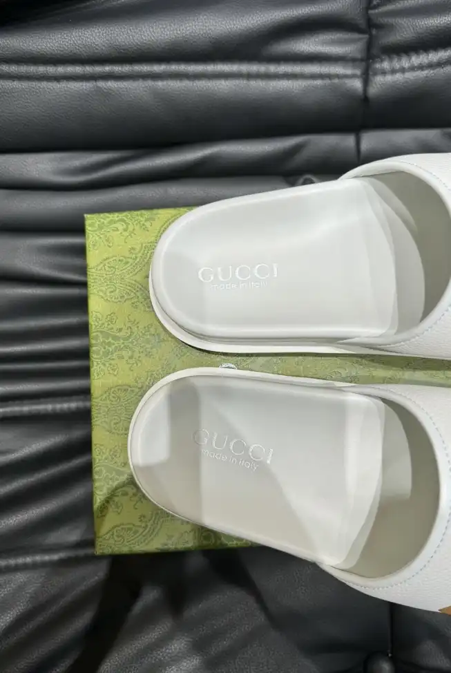 hype Gucci Slippers