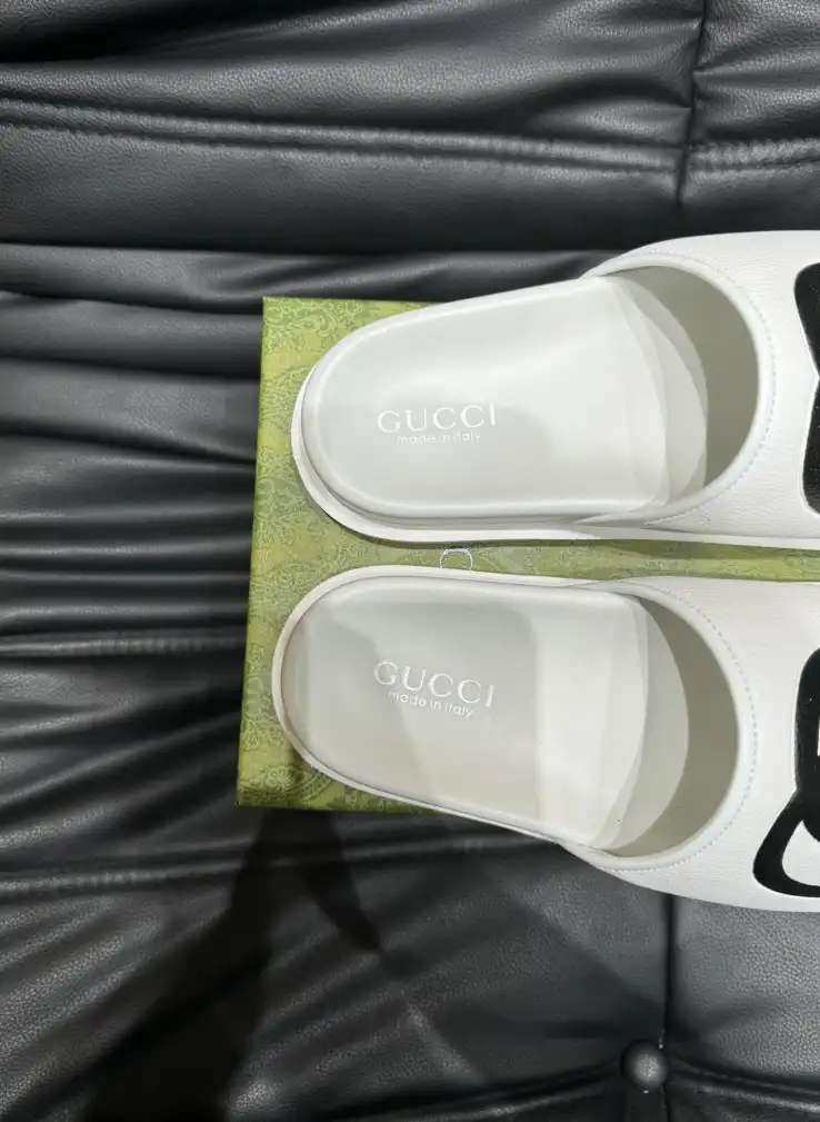 hype Gucci Slippers